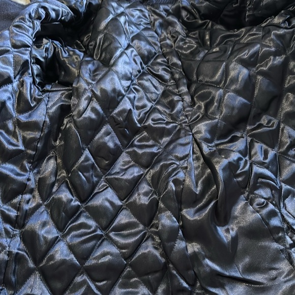 Girl's coat size 6 in navy blue with beige trim - Picture 8 of 11